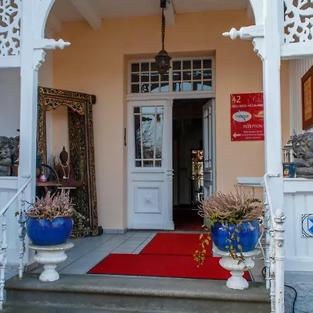 Villa-miramar Hotel